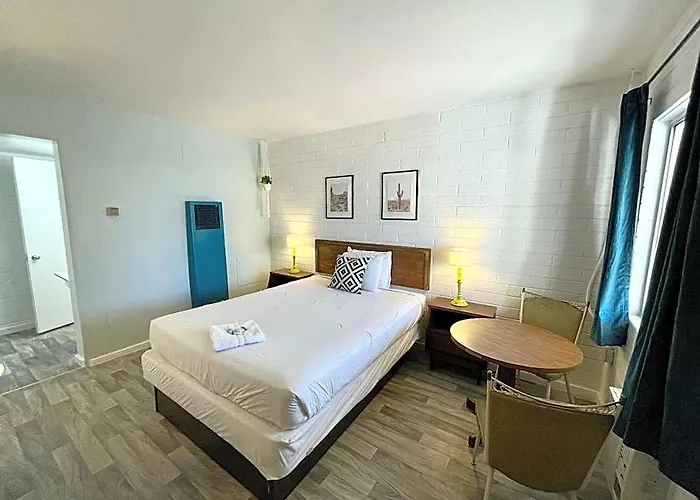The Postcard Hotel 2*