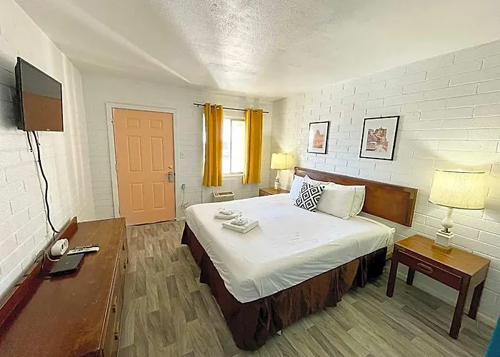 The Postcard Hotel 2*